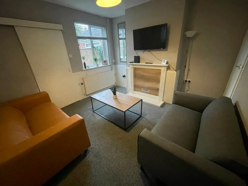 3 BEDROOM – STUDENT HOUSE – All Inclusive Bill - Thumbnail 7